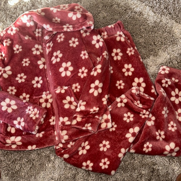 Emma & Elsa Sweater and Pants Set NWOT - Picture 1 of 3